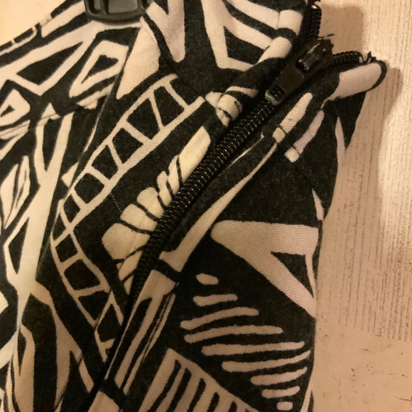 Black and white skort - Picture 3 of 5